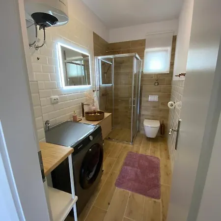 Lumar Holidays And Apartments Preko