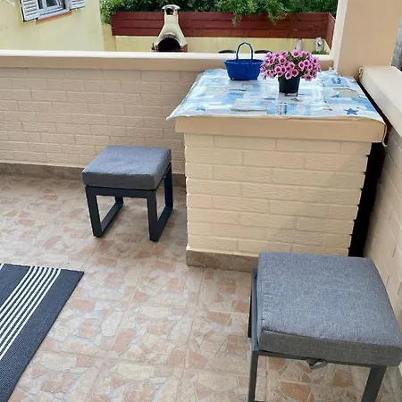 Lumar Holidays And Apartments *