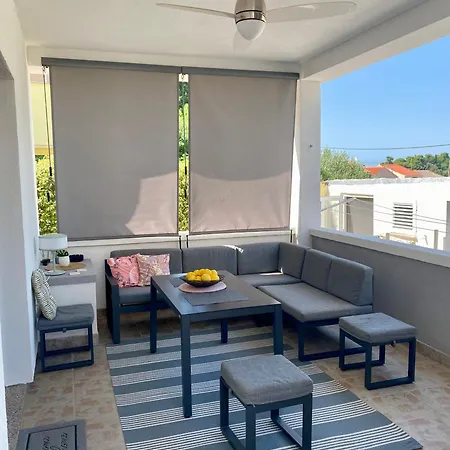 Lumar Holidays And Apartments Holiday home Preko