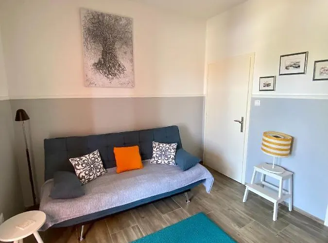 Lumar Holidays And * Преко