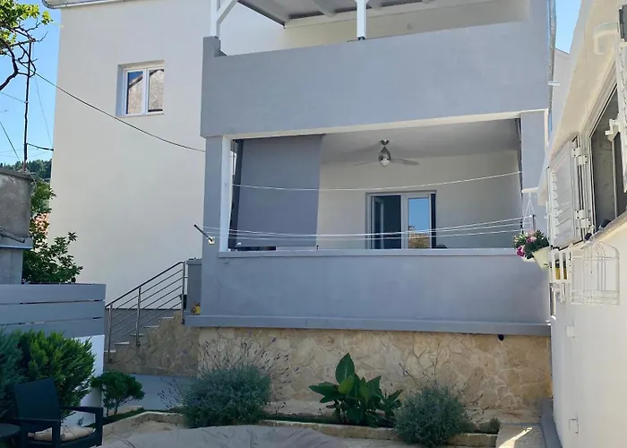 Lumar Holidays And *