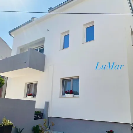 Lumar Holidays And Apartments Prázdninový dům *