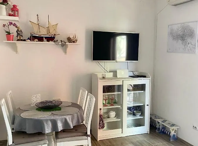 Lumar Holidays And *