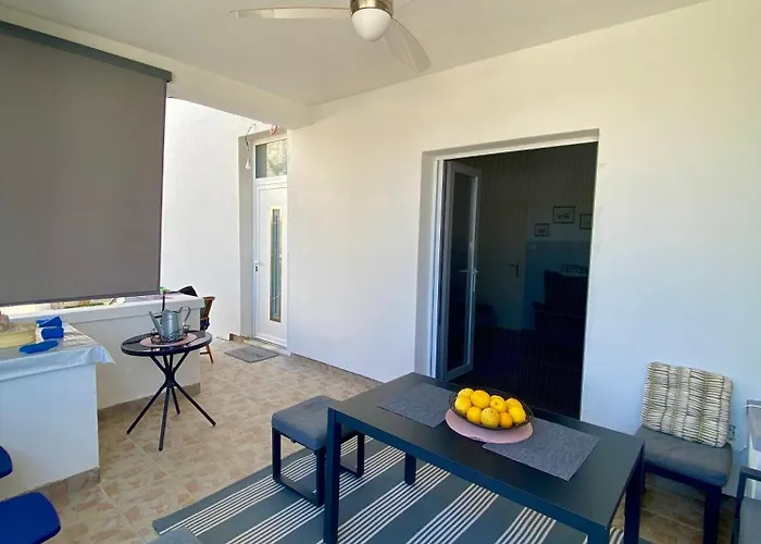 Lumar Holidays And Preko